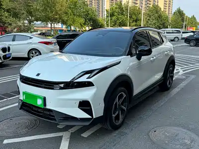 Lynk & Co 06