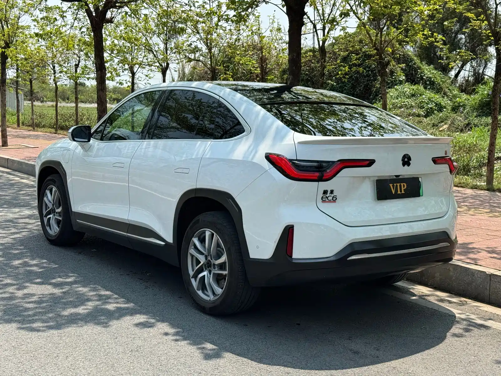 Фото 4 - NIO EC6