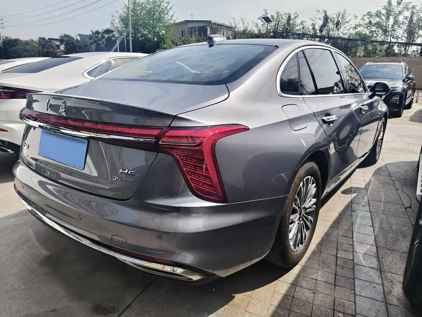 Hongqi H5 2024 1.5T DCT Smart Connect Flag Rhythm Edition фото 16