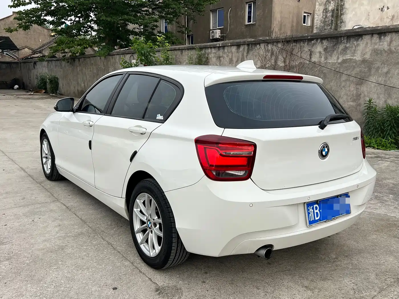 BMW 1 Series (Import) 2013 Facelift 118i Leading Model фото 17