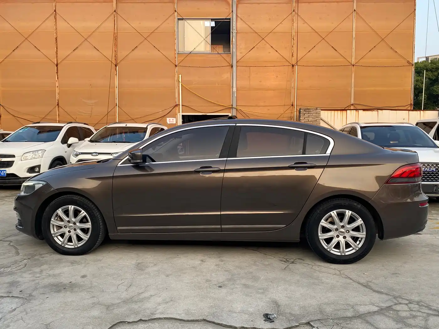 Qoros 3 2017 2016 Sedan 1.6L Automatic Zhiyue