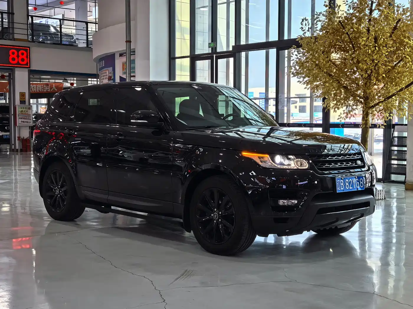Land Rover Range Rover Sport 2014 3.0 SC V6 HSE фото 3