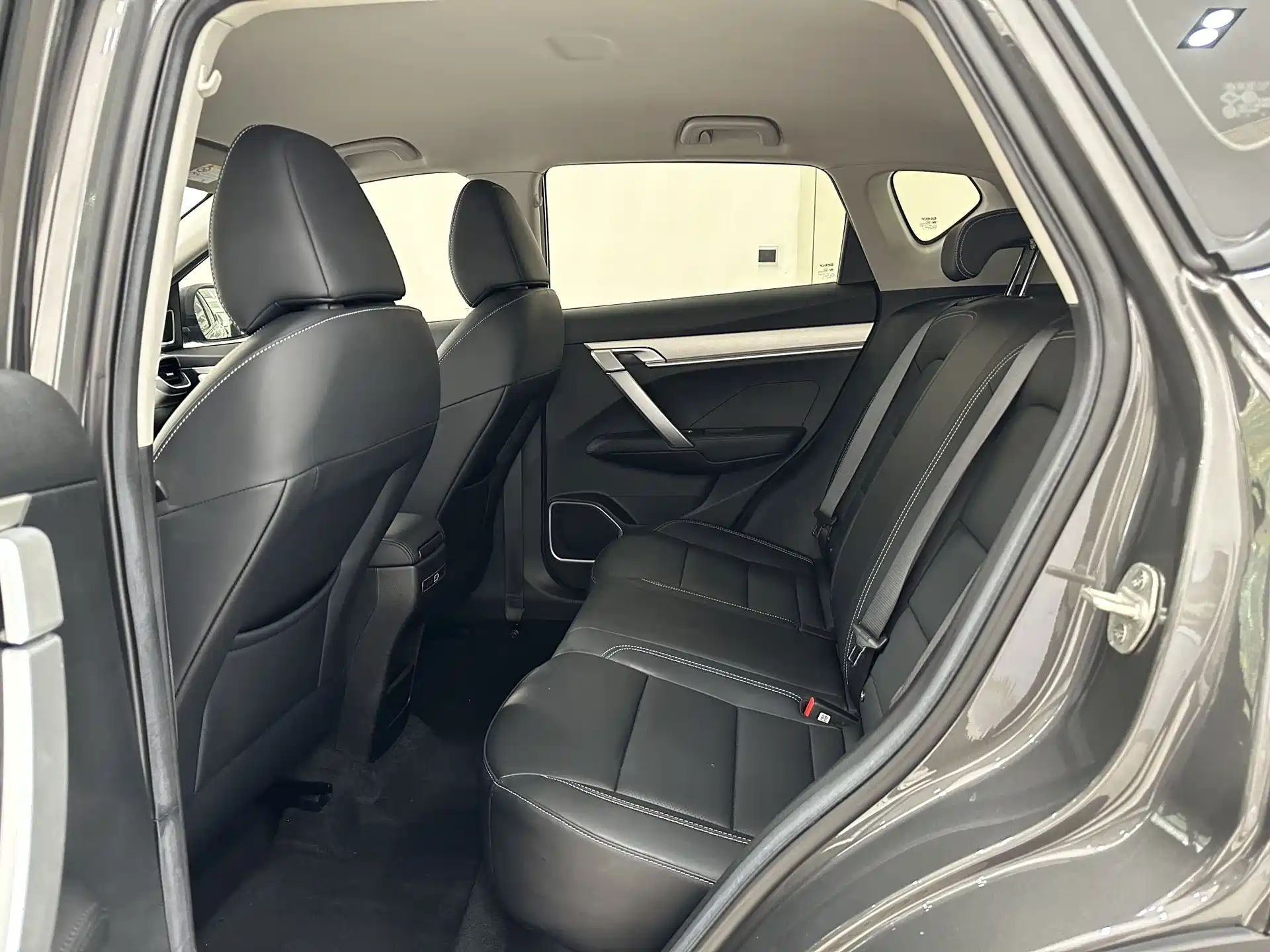 Фото 6 - Geely Coolray