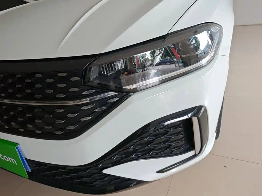 Фото 24 - Volkswagen Lavida