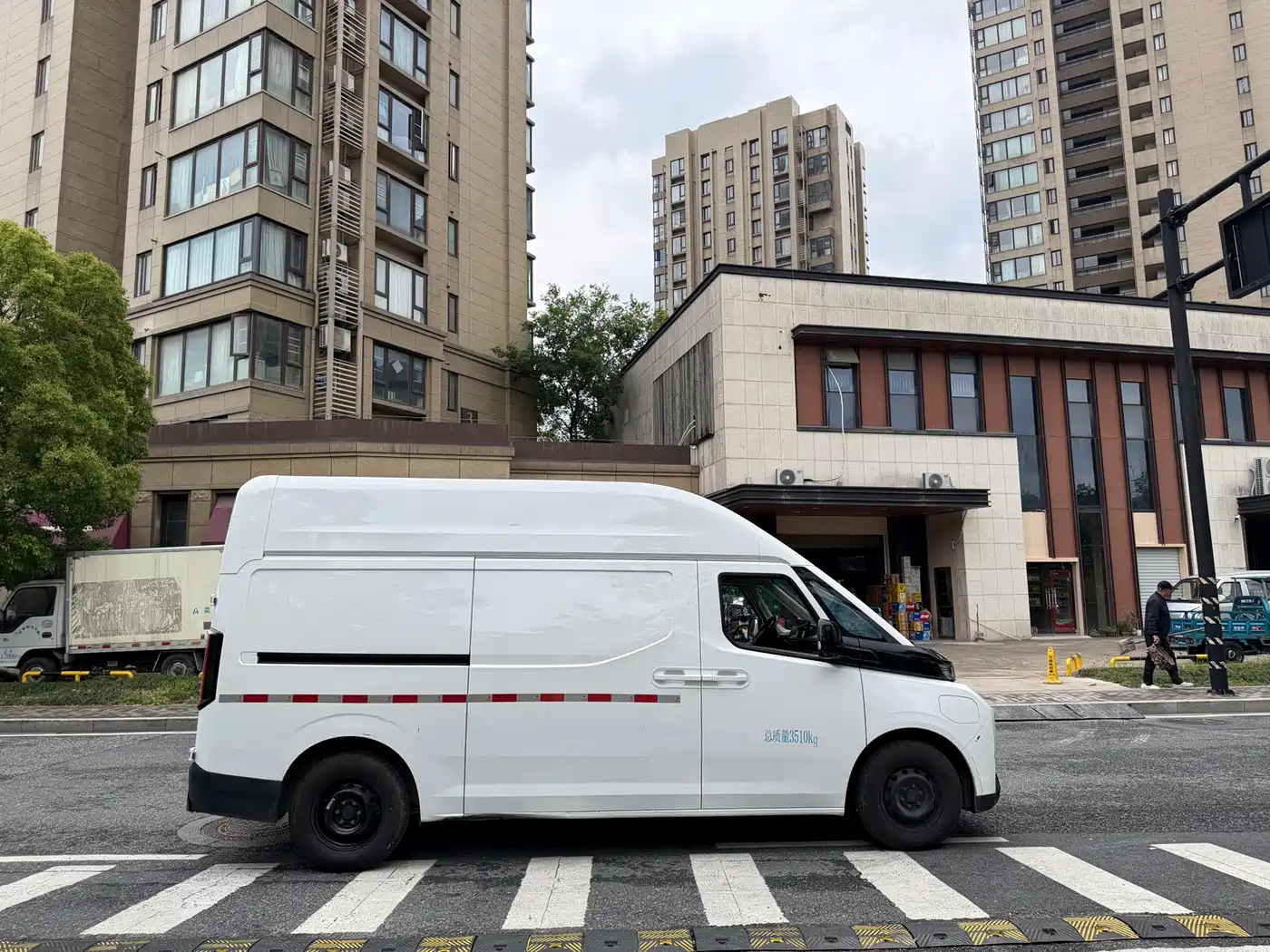 Yuan Cheng Farizon Super VAN 2025 Chuangfu Edition Medium Wheelbase High Roof 51kWh фото 7