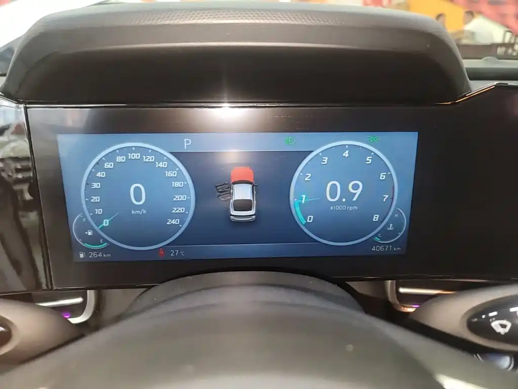 Photo 12 - Hyundai Elantra
