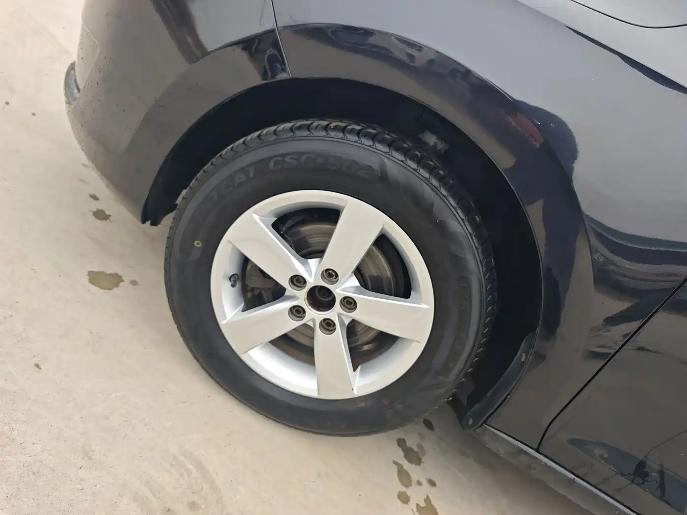 Škoda Rapid 2015 1.6L Manual Joy Selection фото 9