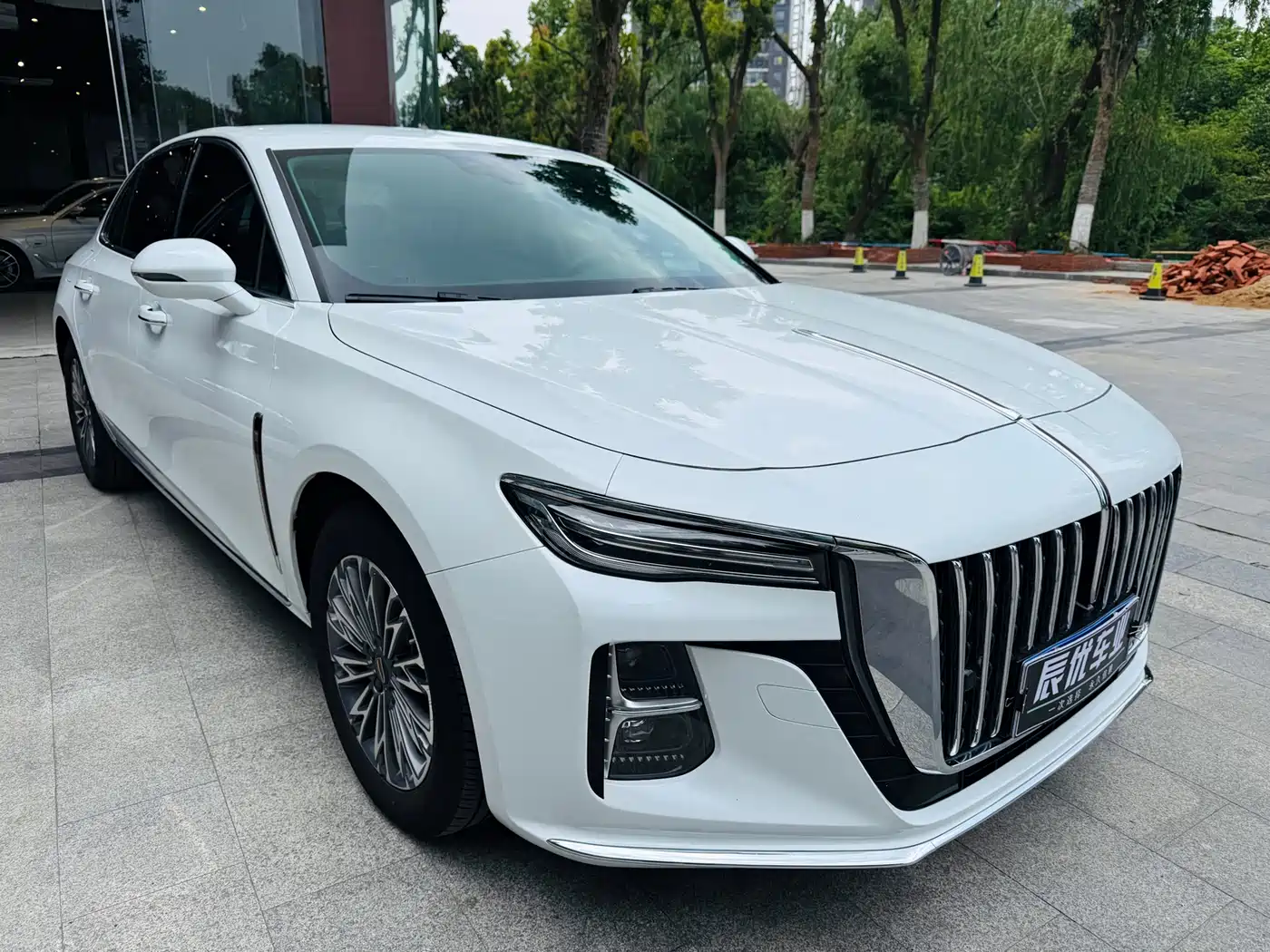 Hongqi H5 2024 1.5T DCT Smart Connect Flag Joy Edition фото 4