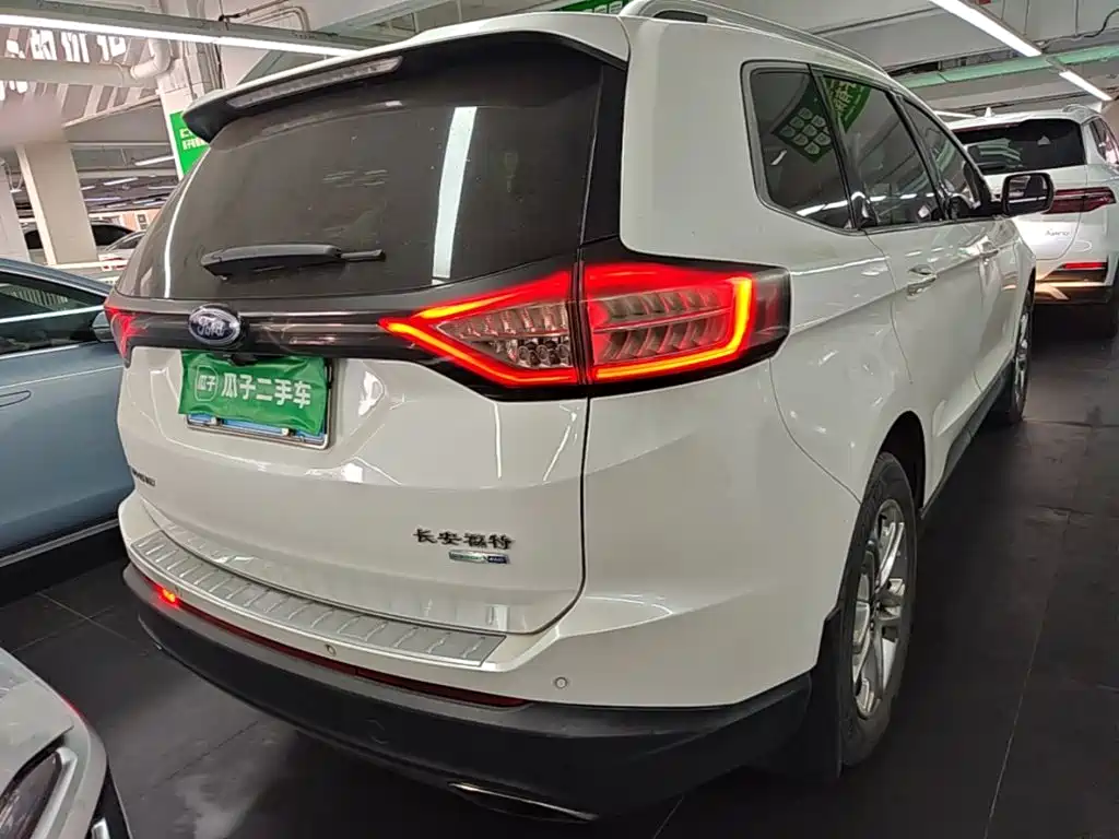 صورة 7 - Ford Edge