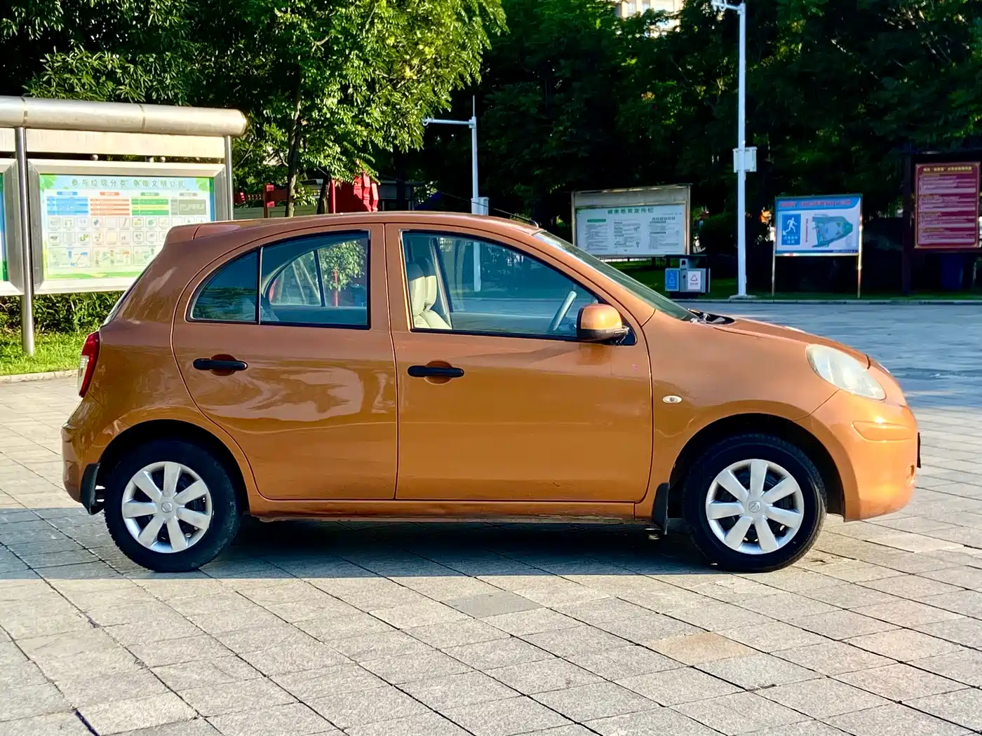 Nissan March 2011 2010 1.5L Automatic Easy Shine Edition