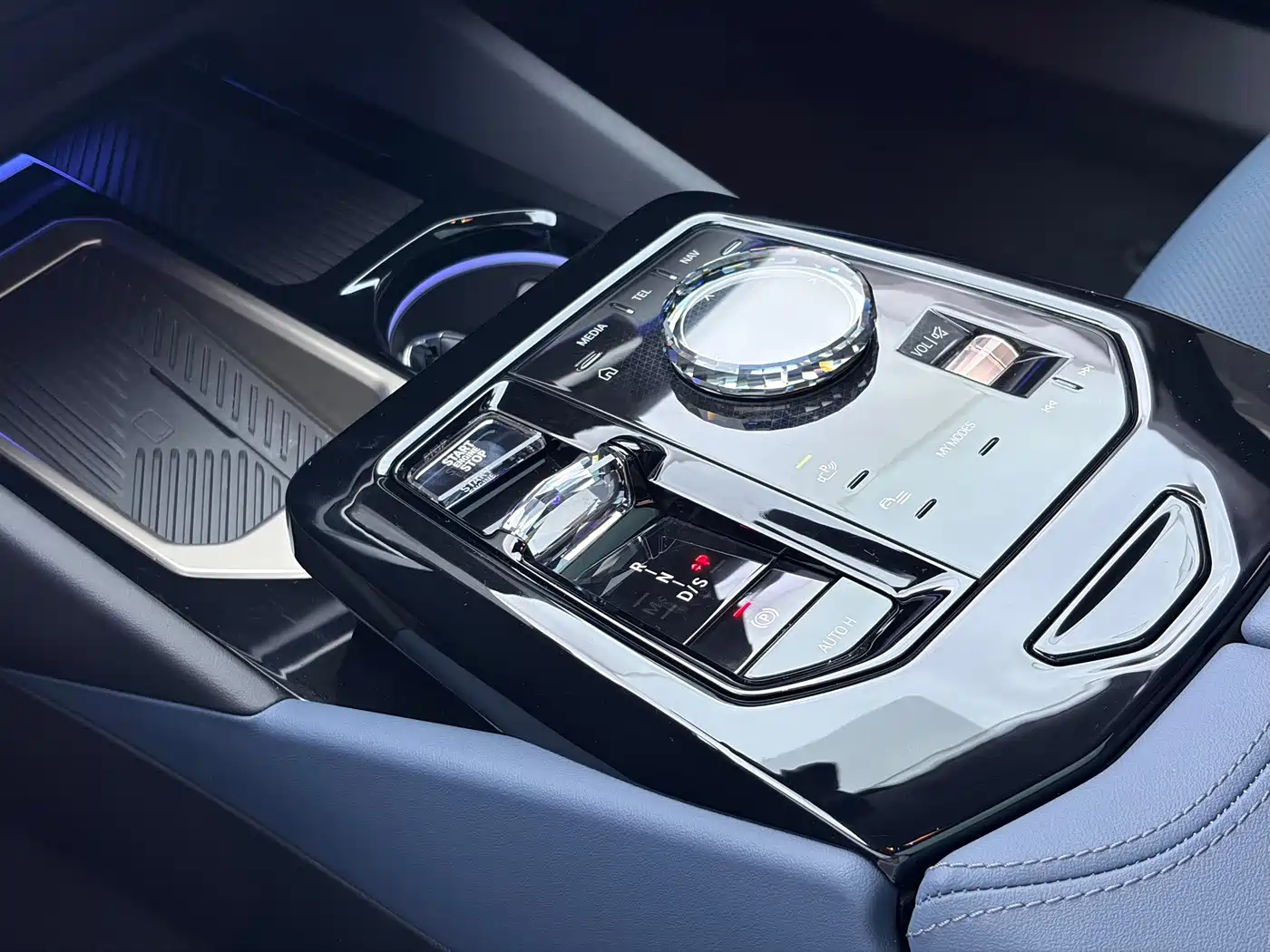Фото 13 - BMW 5 Series