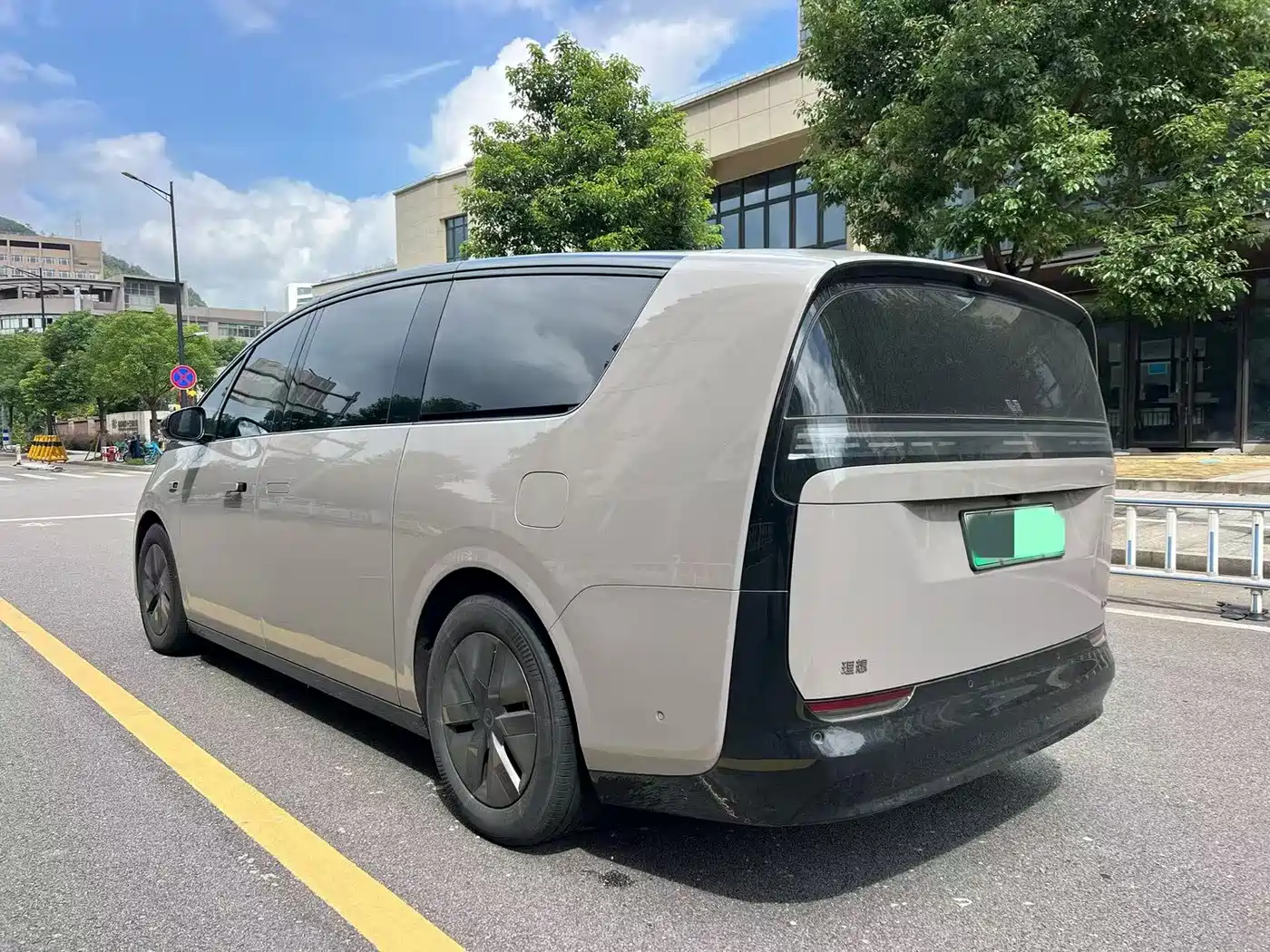 Li Auto MEGA 2025 2024 Ultra