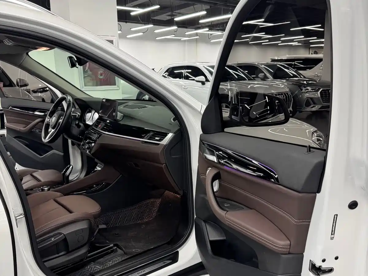 BMW X1 2022 sDrive20Li Premium фото 9