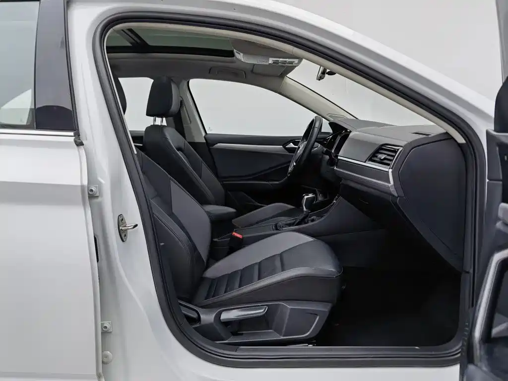 Фото 23 - Volkswagen Sagitar