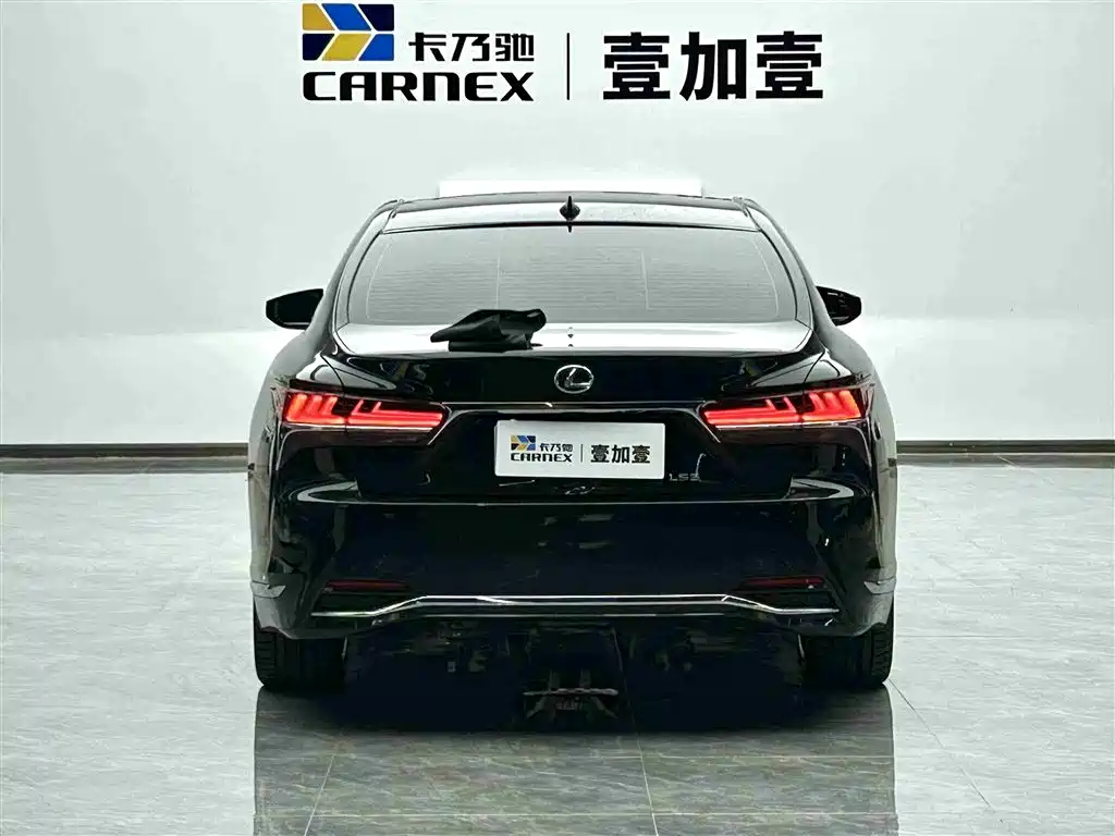 Lexus LS 2018 500h Executive Edition China V фото 22