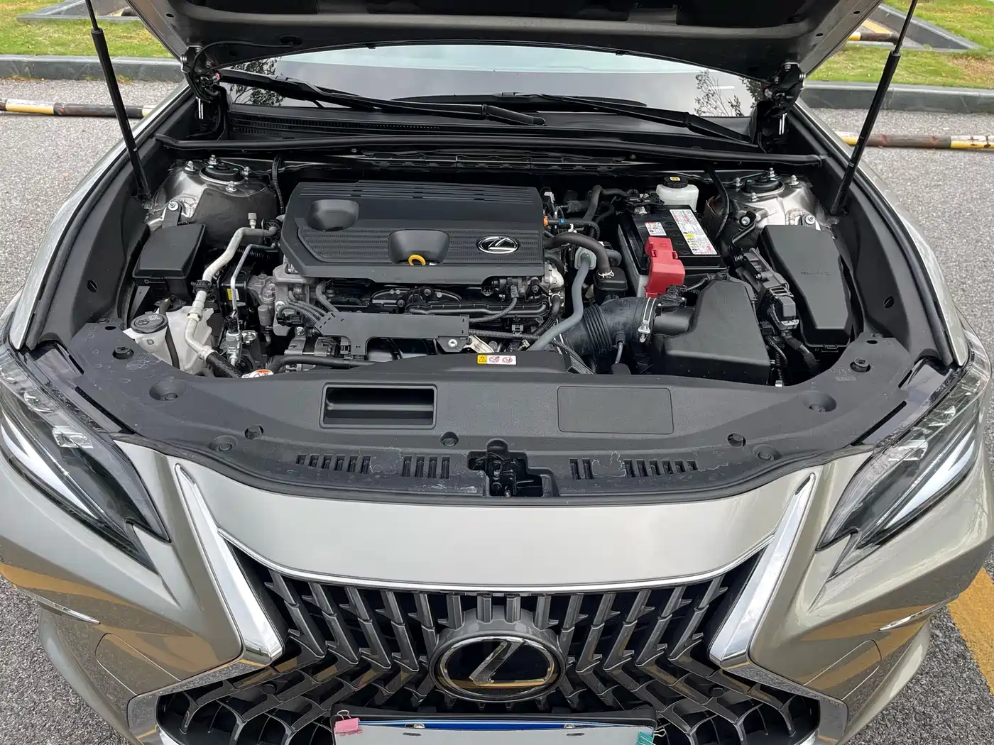 Фото 24 - Lexus ES