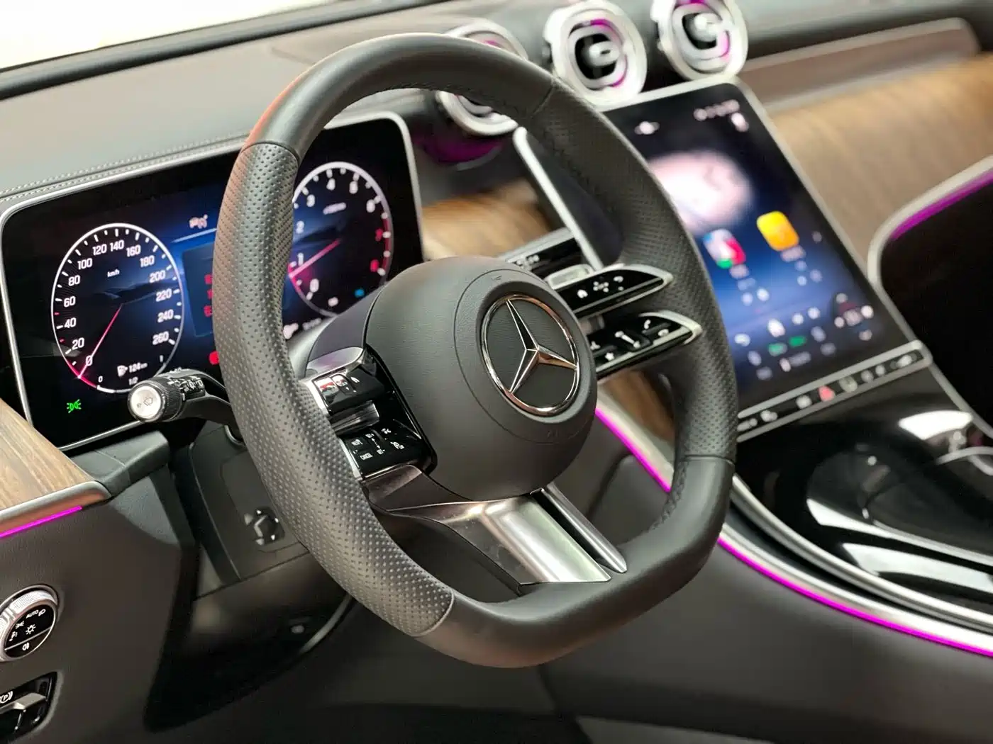 MERCEDES-BENZ GLC