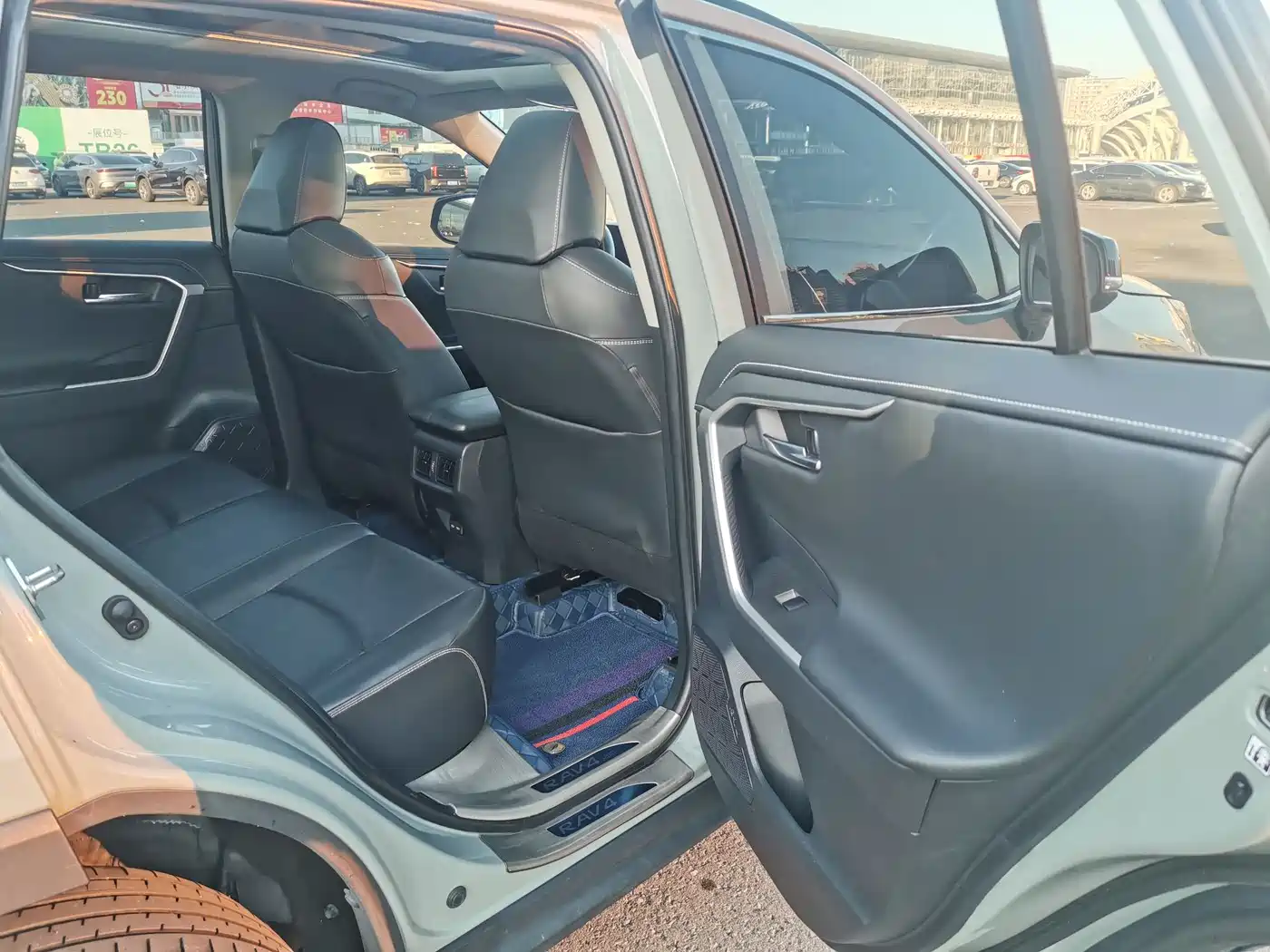 Toyota RAV4 Rongfang 2020 2.0L CVT 2WD Prestige Edition фото 11