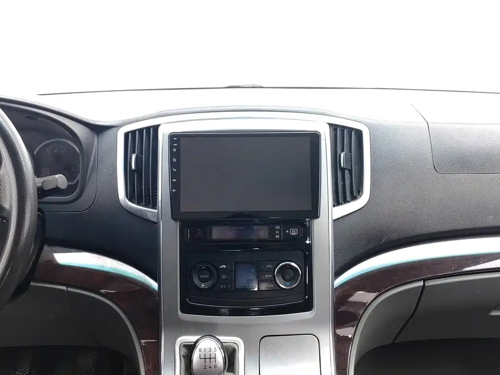 Dongfeng Fengxing Fengxing CM7 2015 2014 2.4L Manual Business Edition