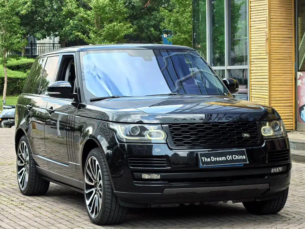 Photo 12 - Land Rover Range Rover