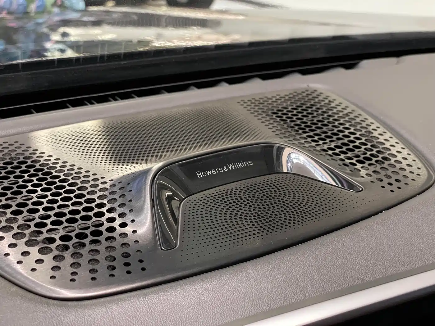 BMW 7 Series 2018 M760Li xDrive фото 30