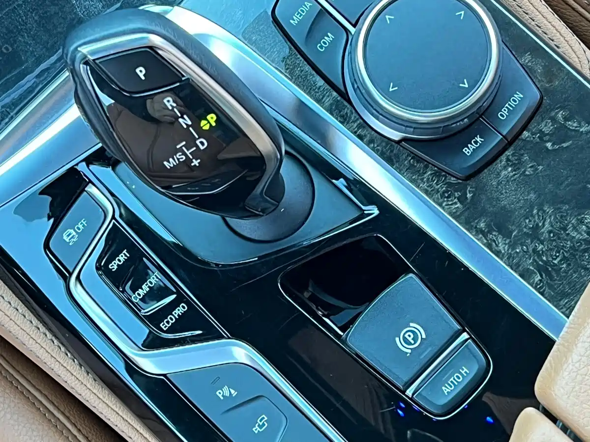 BMW 6 Series GT 2018 630i M Sport Package фото 16