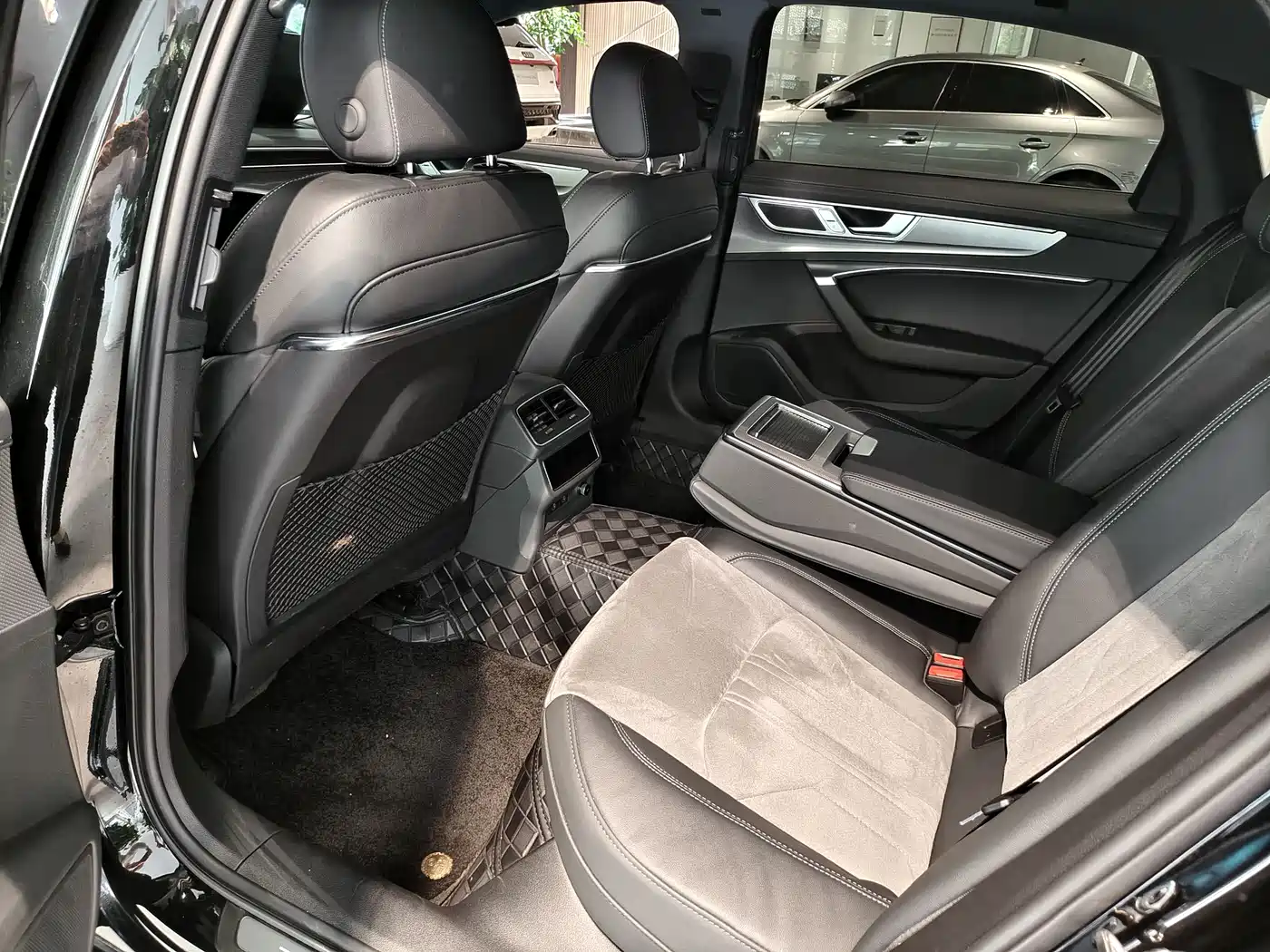Audi A6L 2023 45 TFSI Premium Selection Dynamic фото 6