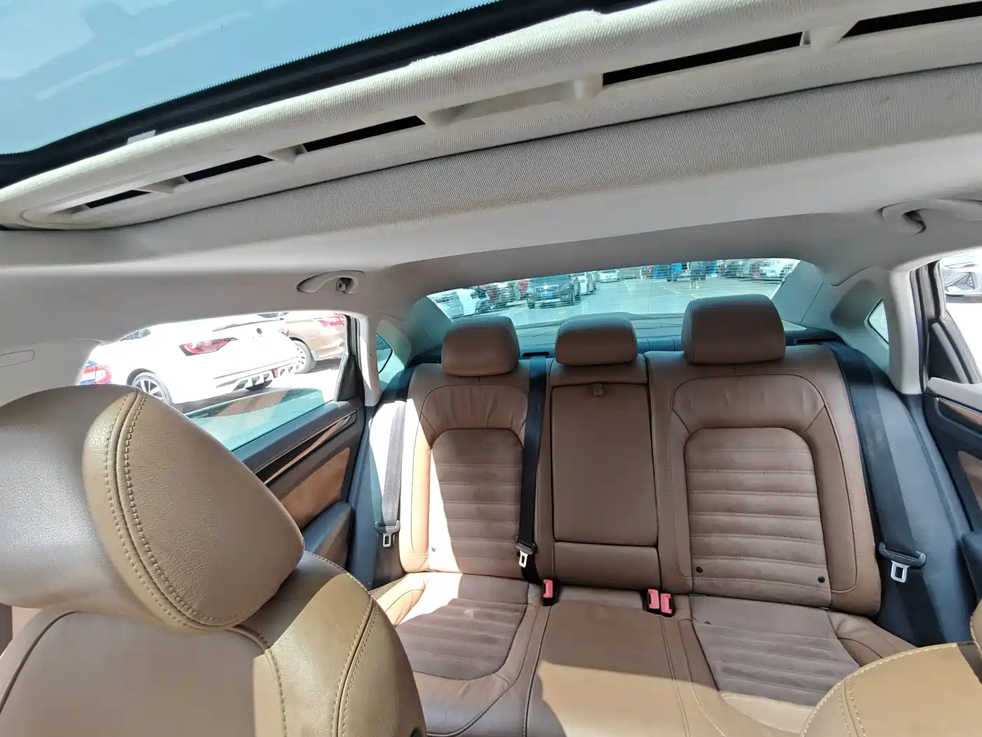 Volkswagen Passat 2014 2.0TSI DSG Ultimate Edition фото 15