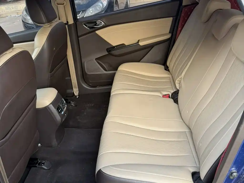 Baojun 310W 2017 2017 1.5L Manual Fashion Edition (China V)