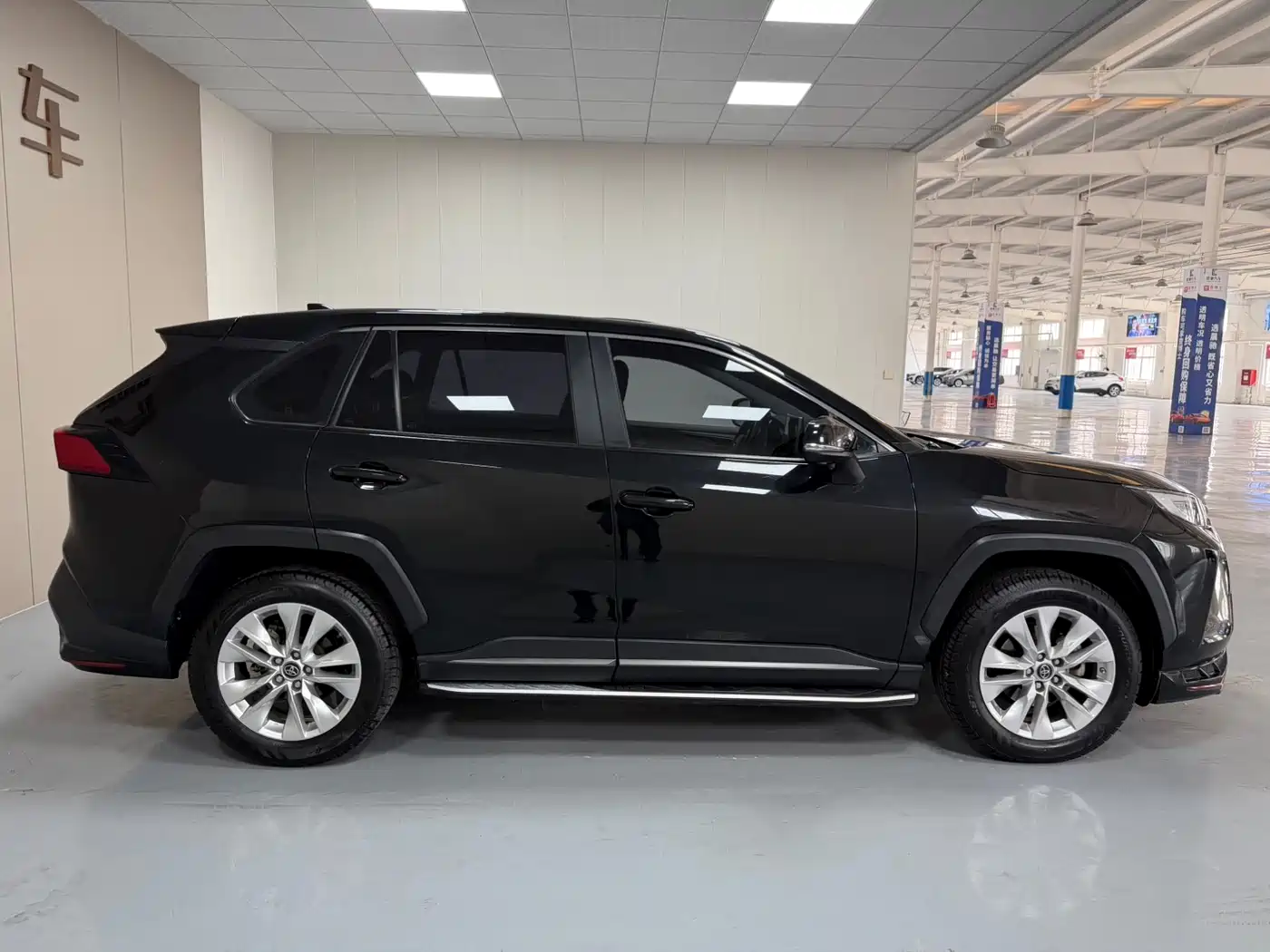 Toyota Wildlander 2022 2.0L CVT FWD Leading Edition фото 8