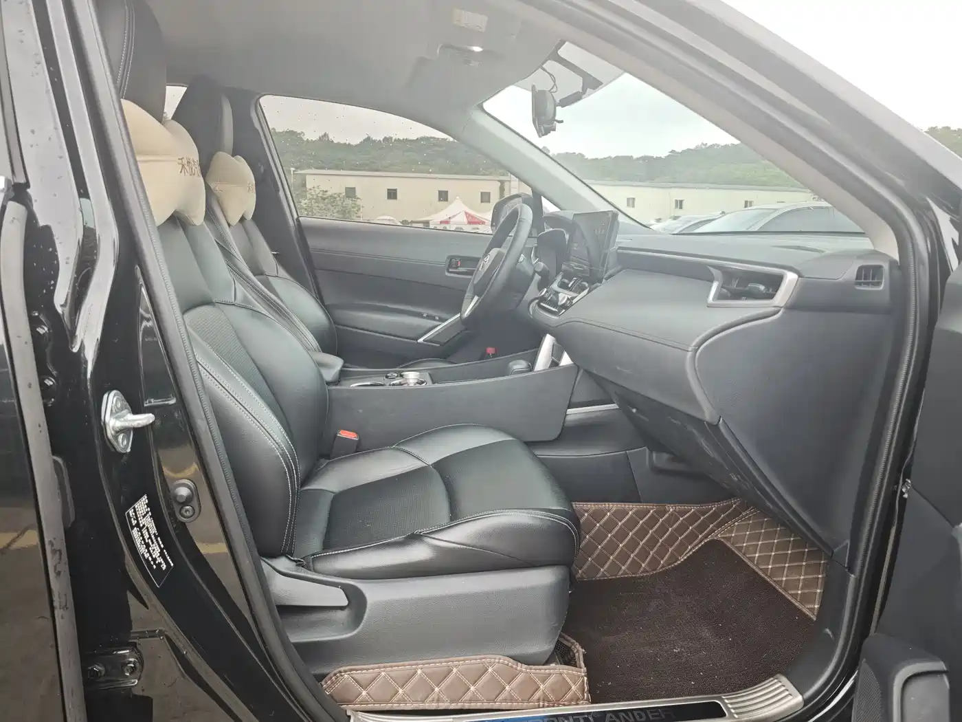 Toyota Frontlander 2023 2.0L CVT Elite Edition фото 14