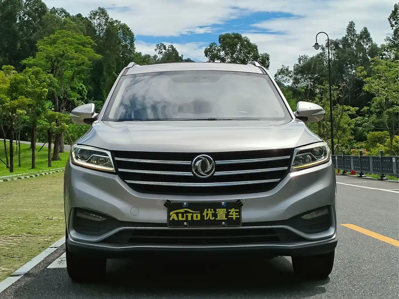 Dongfeng Fengguang Fengguang 580 2019 2020 1.5T CVT Luxury