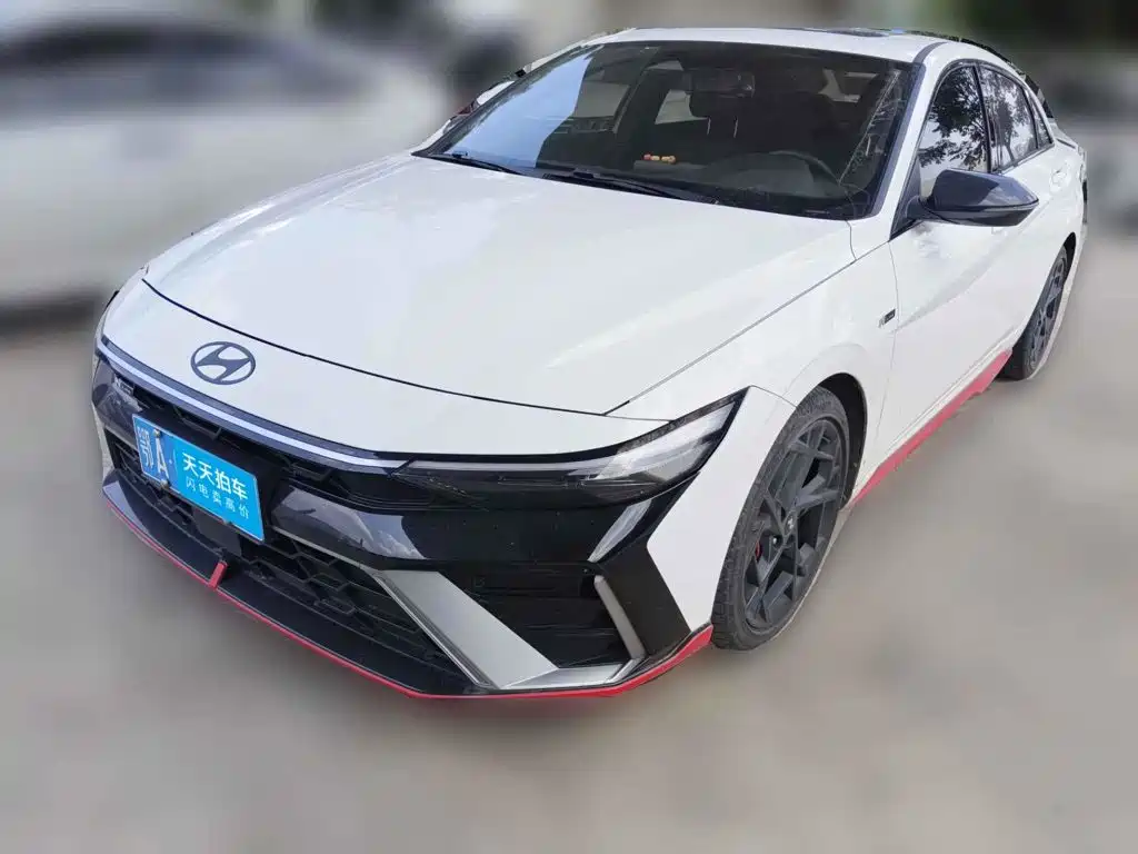 Фото 1 - Hyundai Elantra