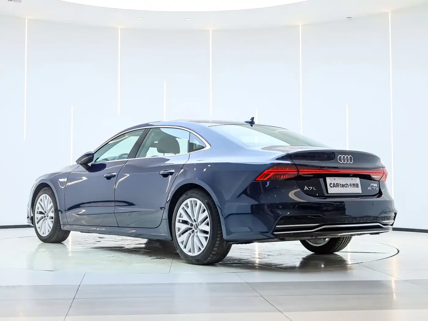 Audi A7L 2024 45TFSI S-line Dream Edition Crystal Package фото 4