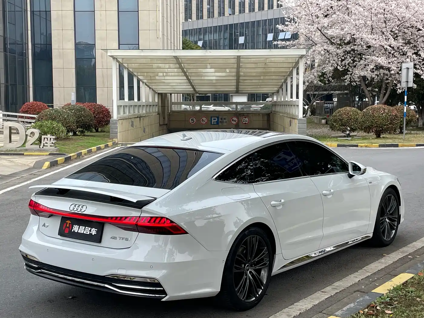 Audi A7 2023 Model 45 TFSI Premium Selection Edition фото 6