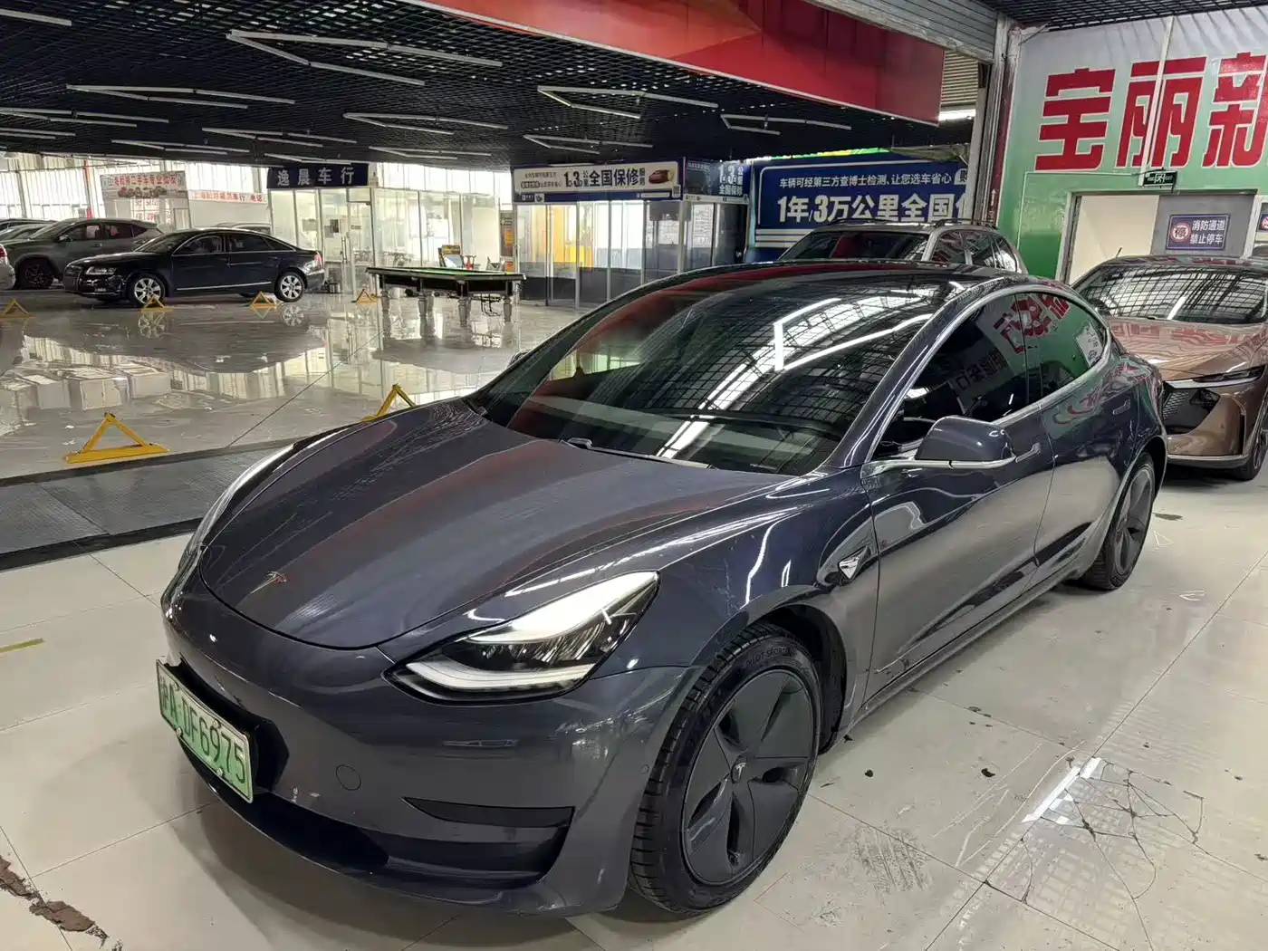 TESLA MODEL 3