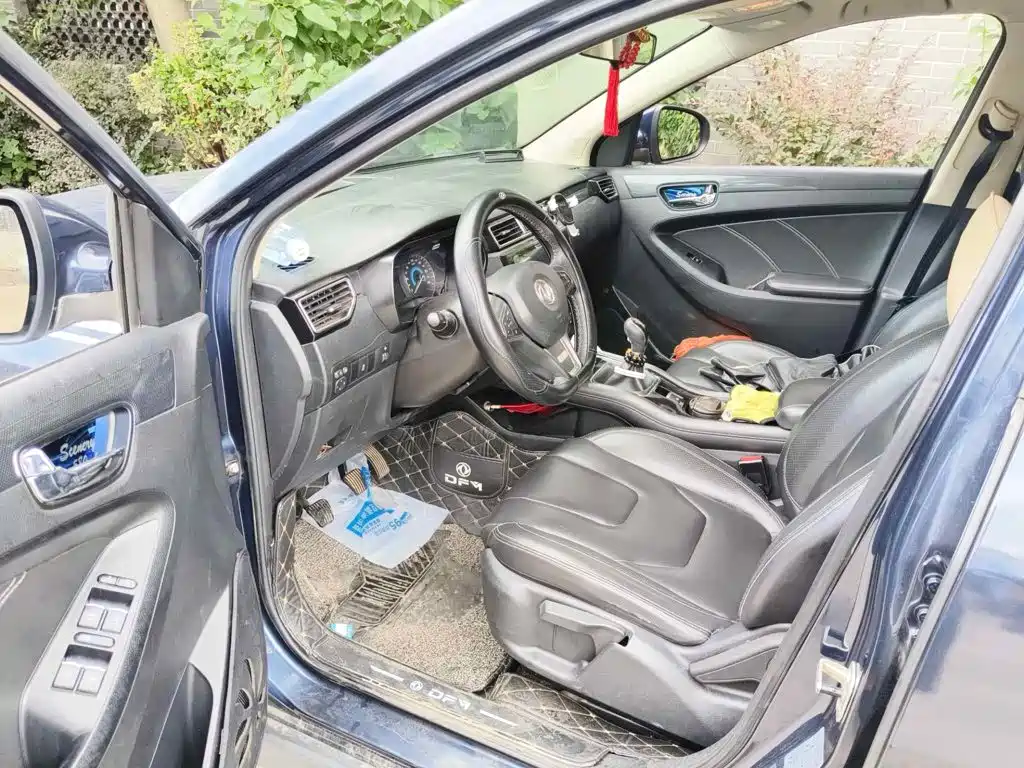 Dongfeng Fengguang Fengguang 580 2016 2016 Model 1.5T Manual Luxury Version