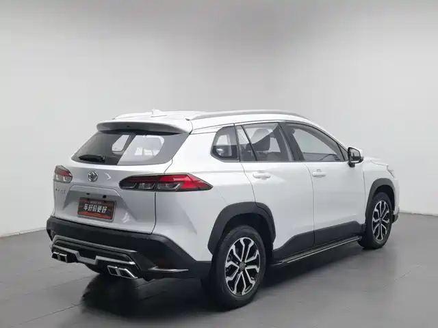 Toyota Frontlander 2022 2.0L CVT Luxury Edition — фото 2