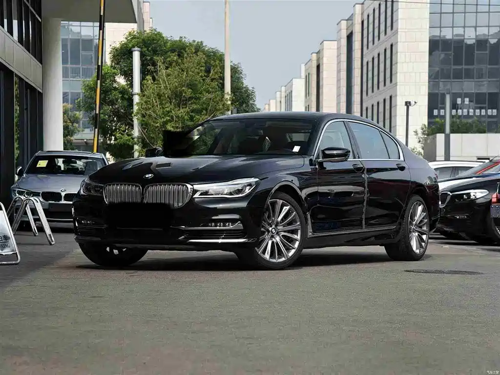 BMW 7 Series 2018 740Li Leading Type Excellence Package фото 3