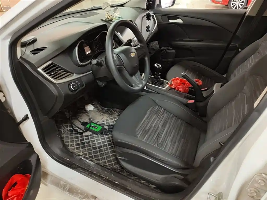Chevrolet Cavalier 2016 1.5L Manual Enjoyment Edition фото 15