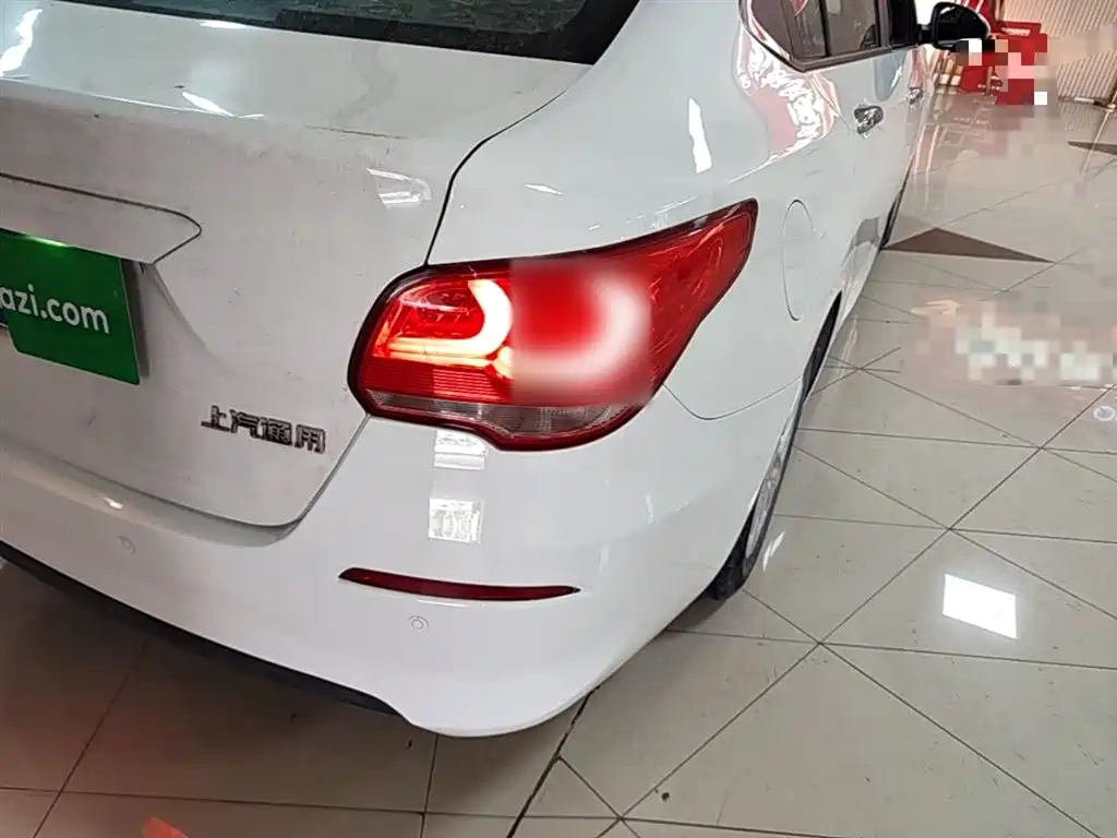 Chevrolet Cavalier 2016 1.5L Manual Enjoyment Edition фото 8