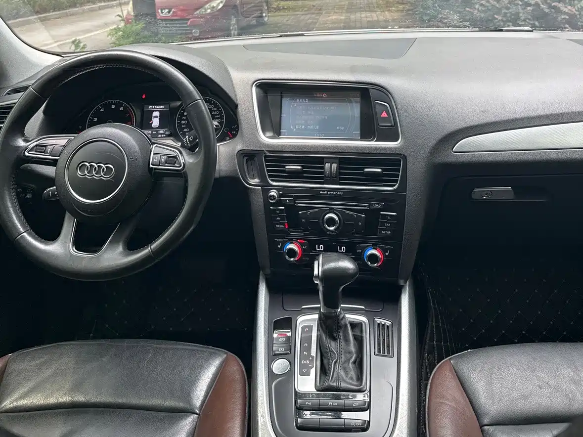 Audi Q5 2018 2017 Plus 40 TFSI Technology