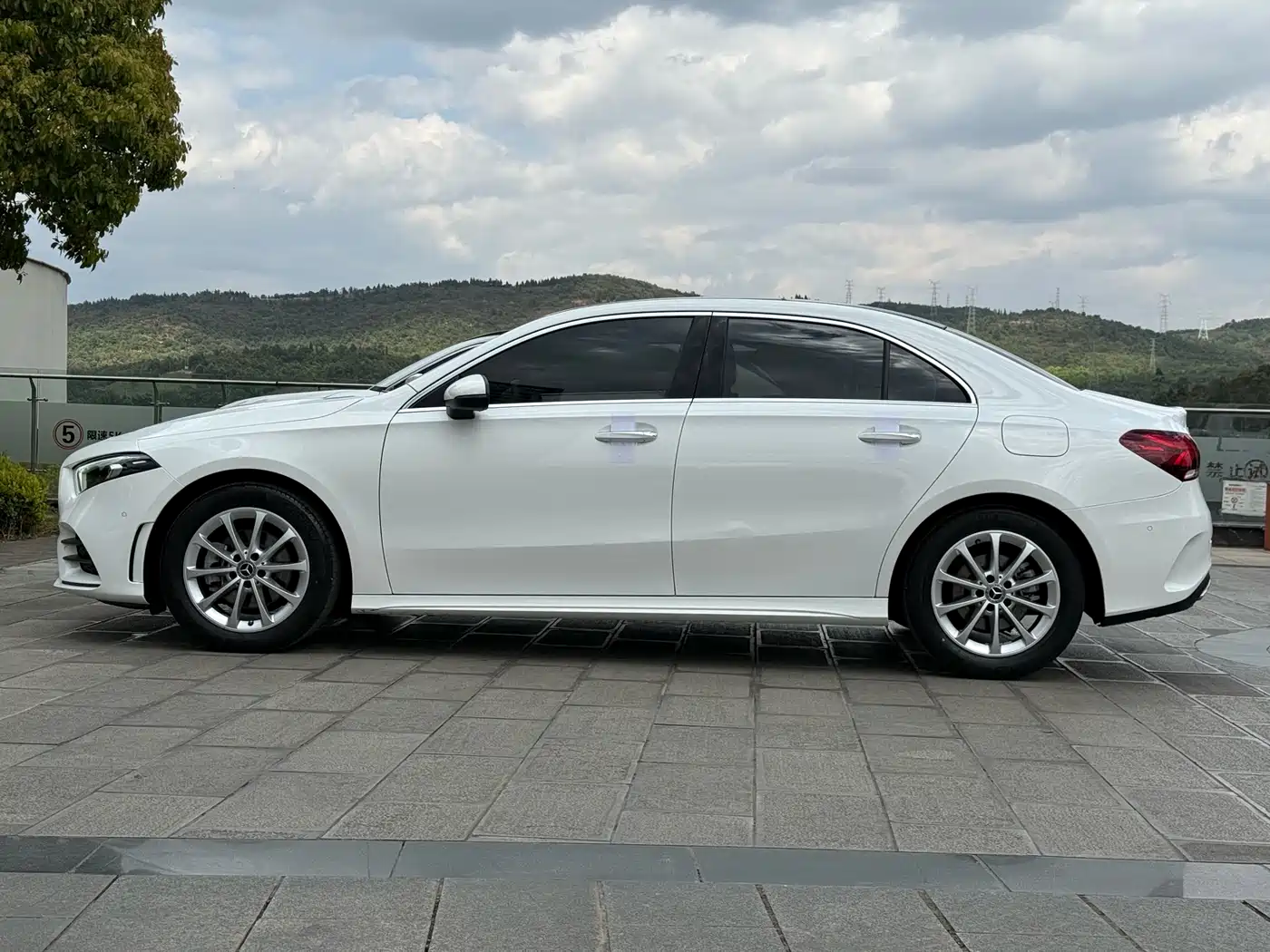 Mercedes-Benz A-Class 2021 A 200 L Sport Sedan Dynamic Type фото 27