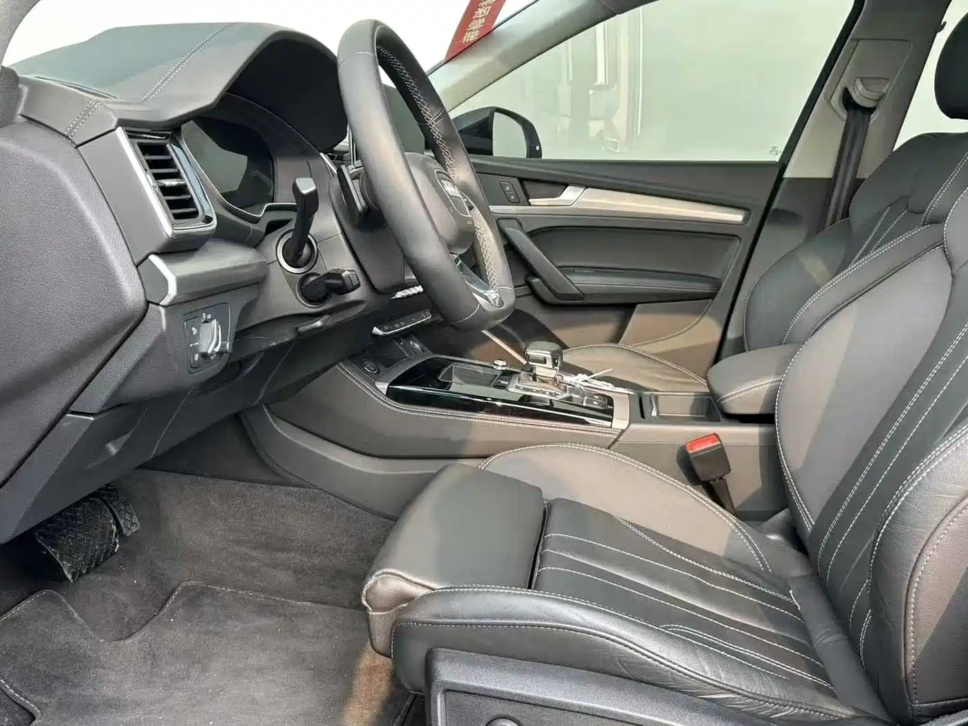 Audi Q5L 2024 Model 40 TFSI Luxury Dynamic фото 9
