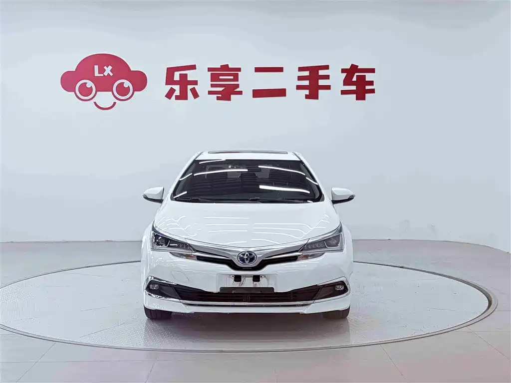 Toyota Corolla 2017 Facelift Hybrid 1.8L E-CVT Leading Edition фото 8