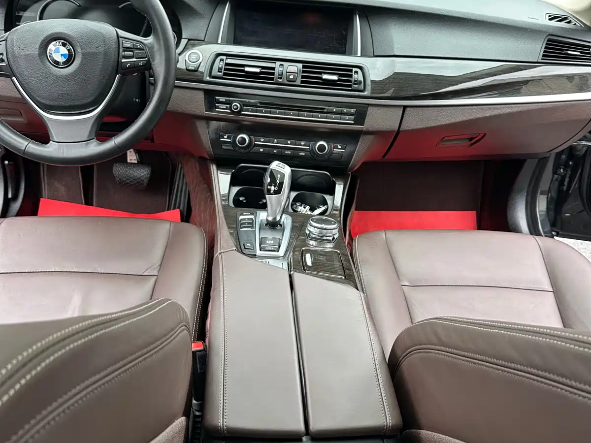 BMW 5 Series 2017 525Li Luxury Design Package фото 14