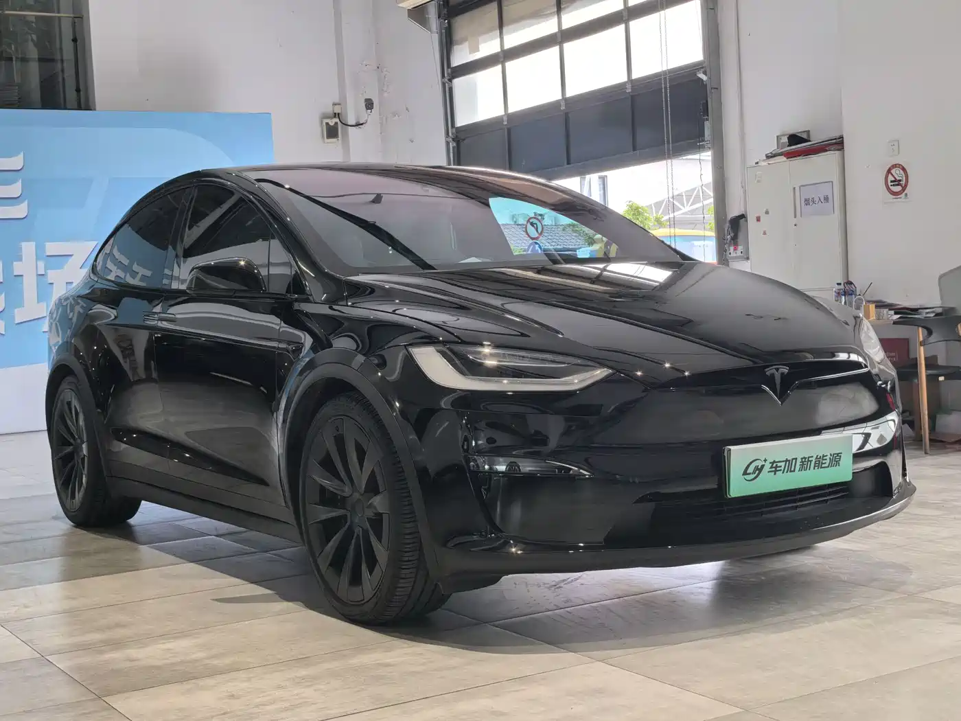 TESLA MODEL X