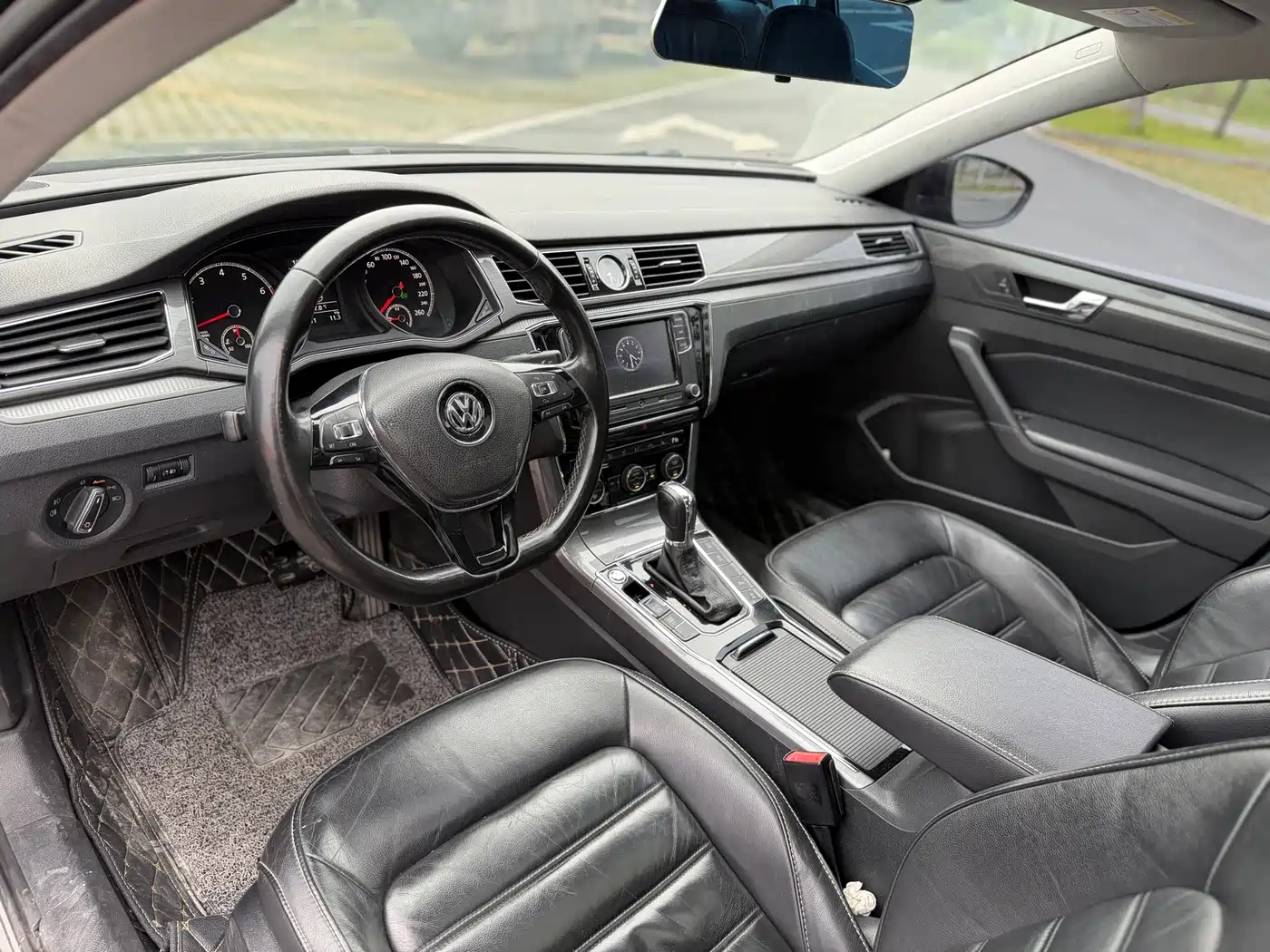 Volkswagen Passat 2017 330TSI DSG Prestige фото 9