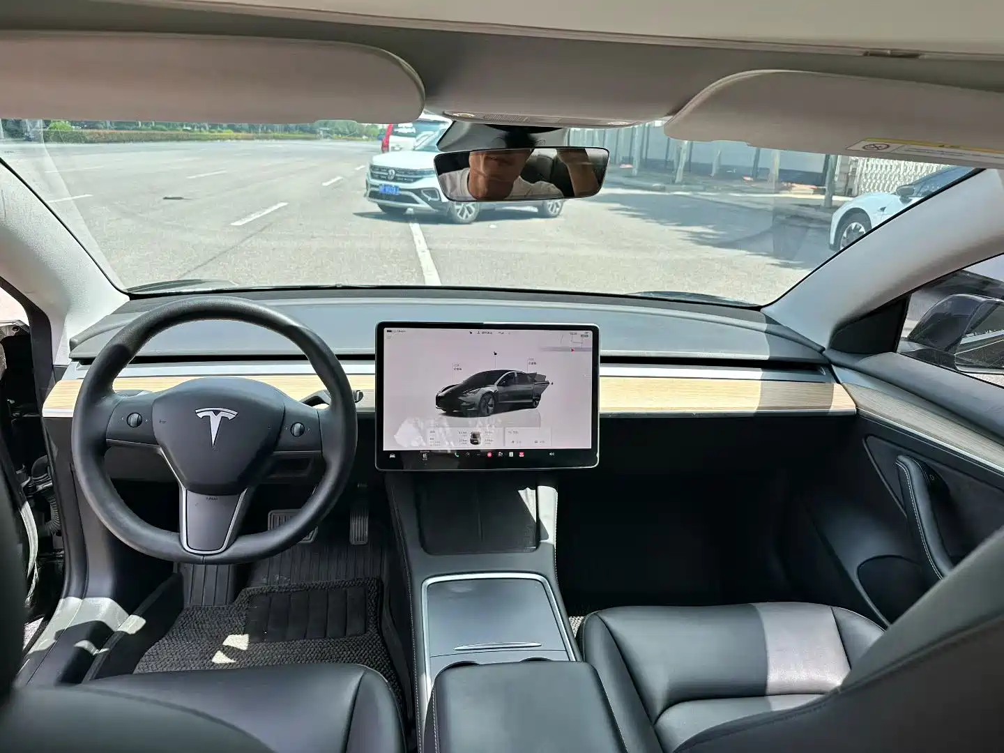 Photo 9 - Tesla Model 3