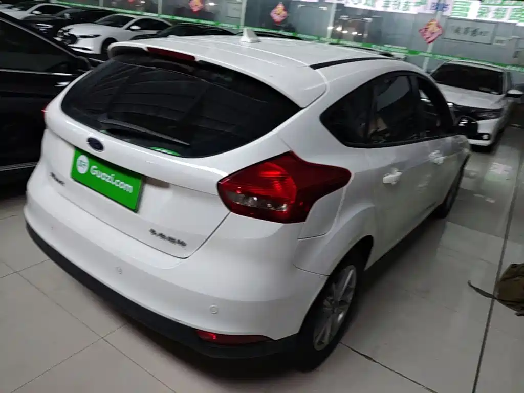 Фото 7 - Ford Focus